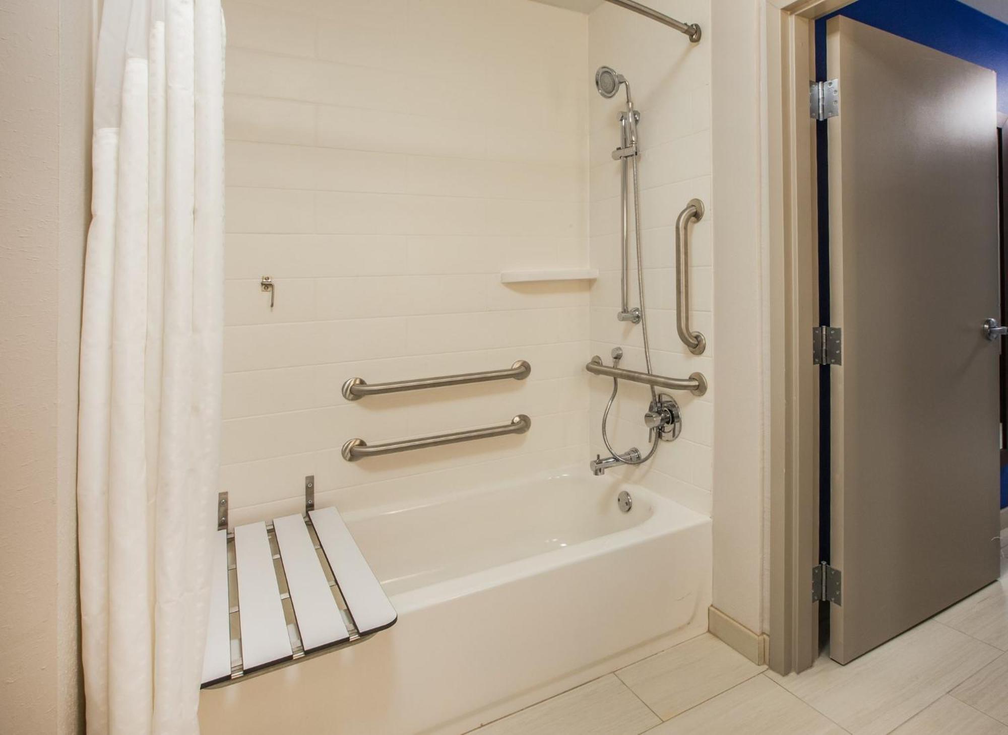 Holiday Inn Express & Suites Chicago - Oak Forest By Ihg Экстерьер фото