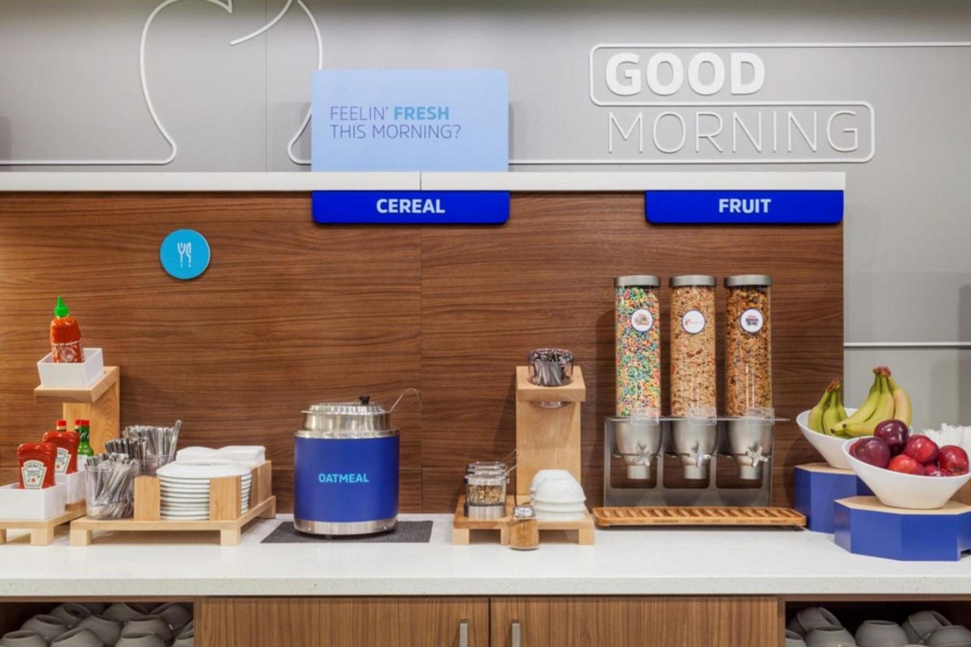 Holiday Inn Express & Suites Chicago - Oak Forest By Ihg Экстерьер фото