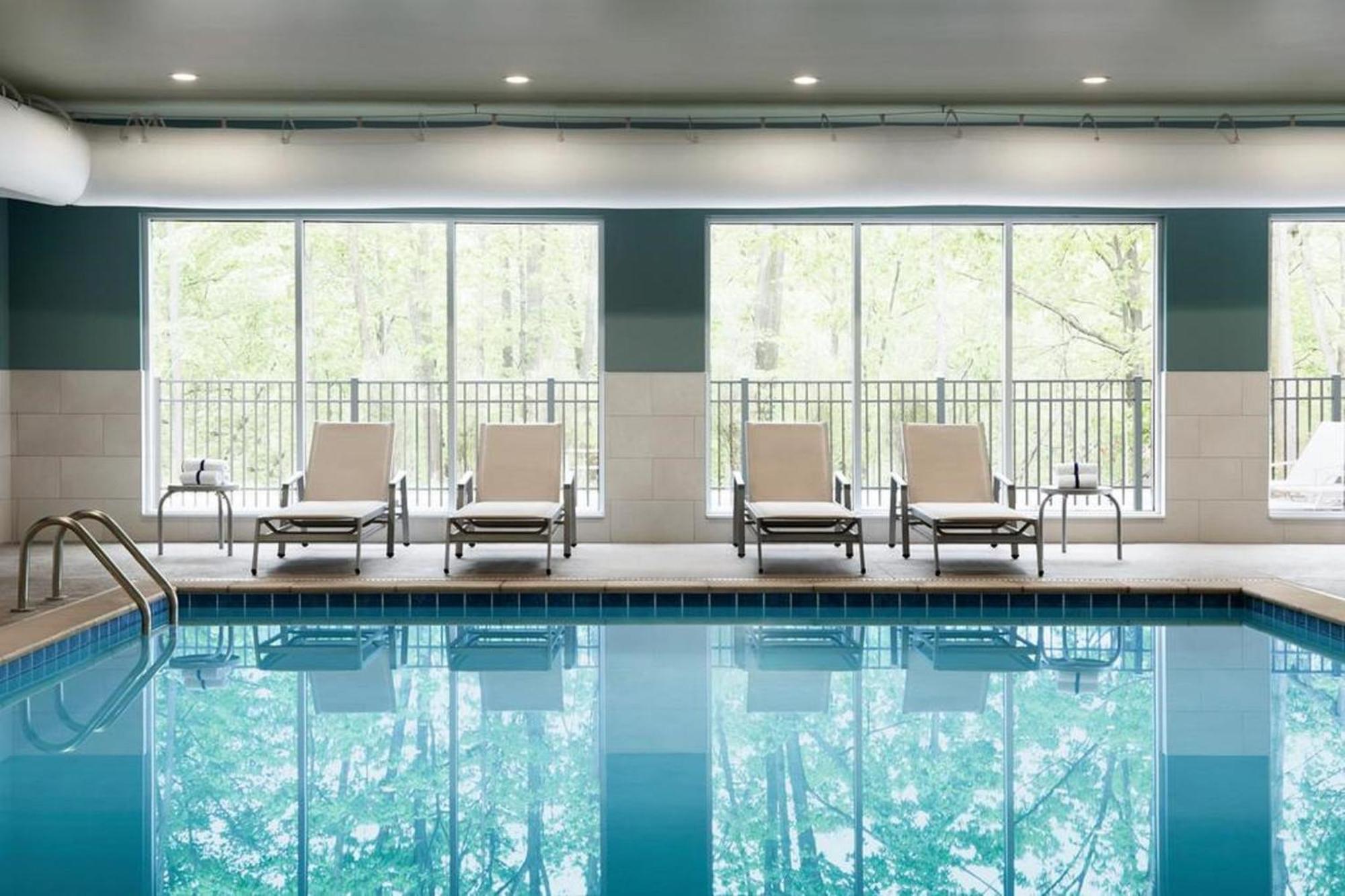 Holiday Inn Express & Suites Chicago - Oak Forest By Ihg Экстерьер фото